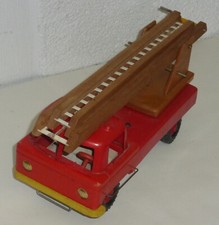 Feuerwehrauto mit Drehleiter