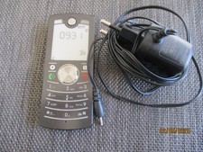 Motorola F3 Handy in Schwarz ( guter Zustand und ohne Simlock) mit Ladekabel
