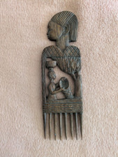 Schöner Holz Kamm aus Afrika  Schnitzerei Handgeschnitzt Volkskunst