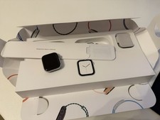 Apple Watch Series 4 GPS +
