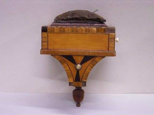 Biedermeier tischzwinge mit - biedermeier,