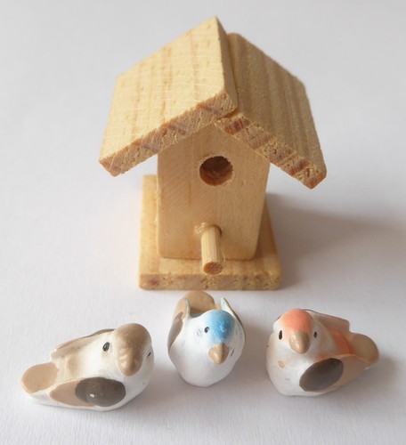 Vogelhaus mit vögeln tiere - vogelhaus,