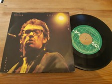 7"  Pop Elvis Costello - Oliver's Army / My Funny Valentine (2 Song) WEA RADAR R