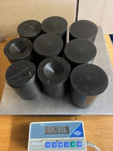 Pom schwarz 68mm - pom, schwarz,