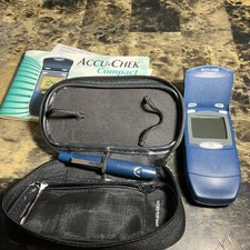 ACCU CHECK COMPACT with case +