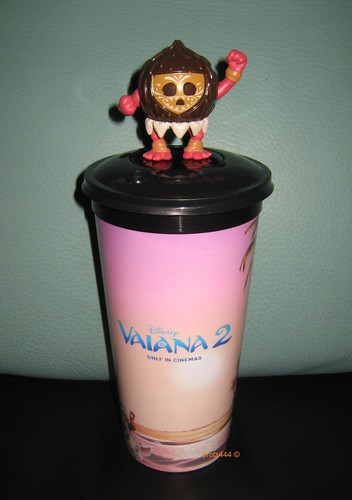 Vaiana mit kokomora figur - vaiana,