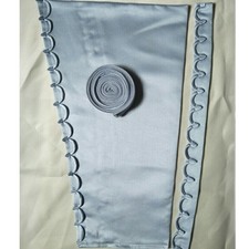 Ein Satz Satin Korsett Set