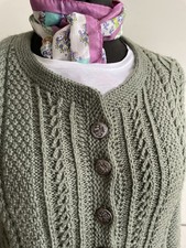 Strickjacke  in S salbeigrün