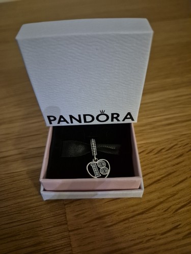 Neu pandora moments - !!!, ,