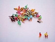 A20 / 100 sitzende Figuren