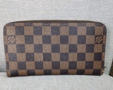 Authentic Louis Vuitton zippy