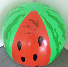 Riesiger bunter WASSERBALL "Wassermelone", D = 100 cm / 40" flach