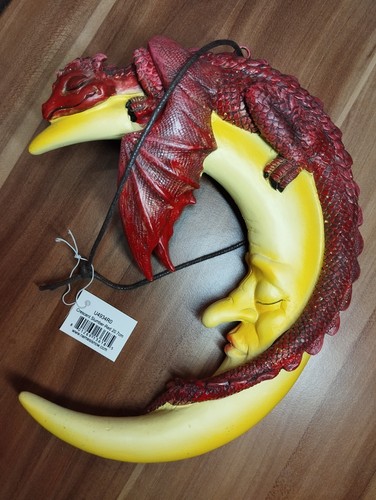 Roter drache auf - roter,
