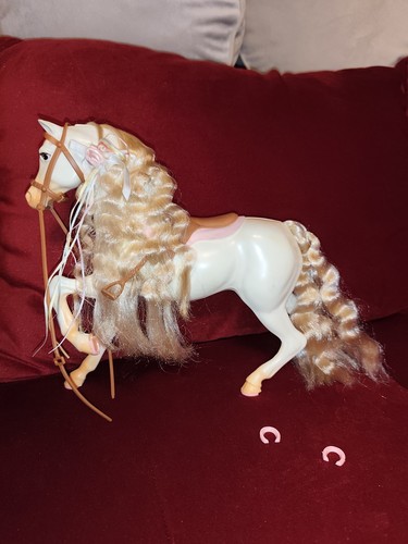 Altes schönes barbie pferd - schönes,