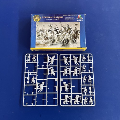 Italeri boxed german knights - german,