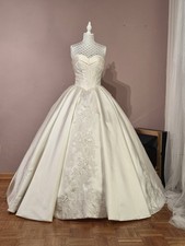 NEU Mikado Brautkleid mit Spitze & Perlen | Prinzessin| Reifrock
