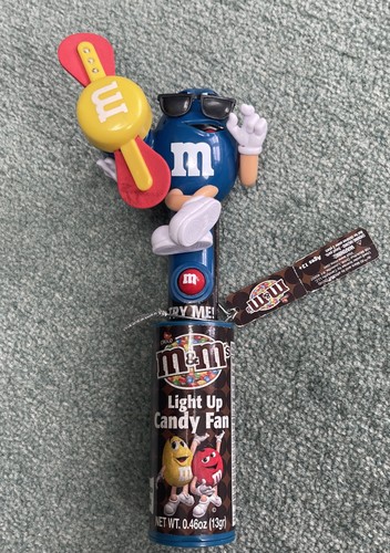 Blue spinning light - m&ms,