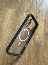 Apple iPhone 16 Pro Max Silikon Case mit MagSafe − Schwarz