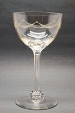 3 Weingläser, sehr schön, 2 identisch, das 3. größer, Ätzdekor, Jugendstil