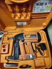 Spit Pulsa 700P Nagelsetzgerät, mit Ladegerät, ohne Akku!