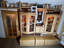 Wohnwand mit Vitrinen – Buche hell – massiv/teilmassiv