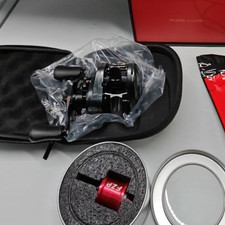 PURELURE ZANA Baitcastrolle