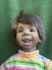 A)  Charakter Puppe ohne