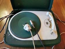 Tragbarer Kofferplattenspieler