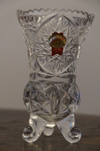 Kleine vase mit füßen - vase,