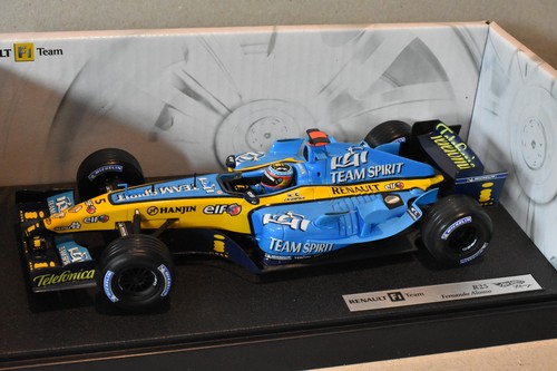 Hot wheels racing renault - 1:18,