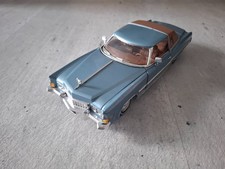 Cadillac Eldorado, 1973, hellblaumetallic, hinten braun, 1:18, Anson