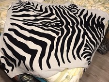 Interessanter überwurfteppich z.B. sessel