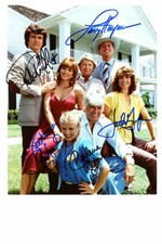 Dallas (1978) Larry Hagman, Linda Gray, Barbara Bel Geddes ++ Autogrammfoto [K1]