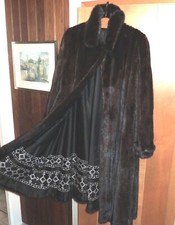 schwarzbrauner LUXUS