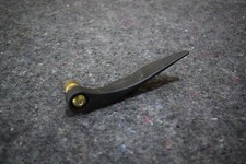 Mercedes W124 A124 Cabrio Hebel Verdeck Verrieglung vorne links 1247702344