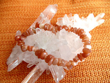 seidig schimmerndes Sonnenstein-Heilstein-Armband