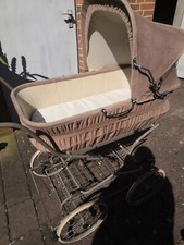 Alter Knorr Kinderwagen aus den 80er Jahren, guter Zustand. Viel Zubehör!