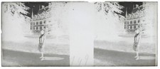 Frau Schloss C1930 Foto