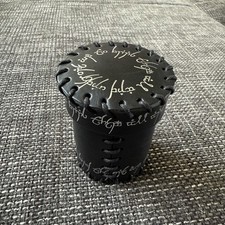 Elven Würfelbecher aus Leder - schwarz