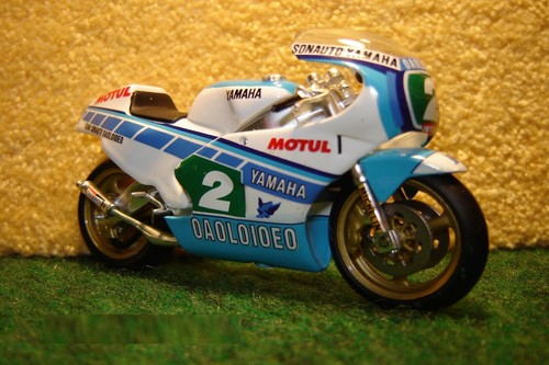 Yamaha 250 l c - 1:24,