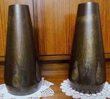 Art Déco Metall Vasen Paar WMF Straußenmarke, ca 1925. Höhe 21 cm. Feine Patina.