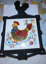 @@ Topfuntersetzer, Dekorfliese,  Rahmen Gußeisen,  auch z. Aufhängen, Huhn