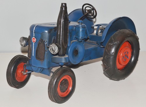 Blechtraktor modellauto - blechtraktor,