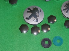 ORGINAL Peugeot 207 SW 4 x Nabendeckel 16x Abdeckkappen Alufelge + Schlüssel WZi
