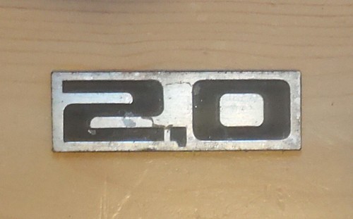 Saab 900 emblem 2 0 - (?),