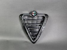 NEU&ORIG Alfa Romeo Giulietta 2010- Scudetto Kühlergrill  71777725