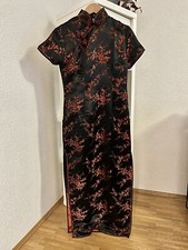 Elegantes traditionelles Cheongsam (Qipao) Abendkleid Größe 38 Seide, ungetragen