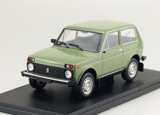 Lada Niva grün aus Sammlung 1:24 für Bastler