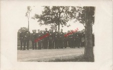 Foto-AK 1.WK Deutsche Feuerwehrmänner mit Orden Sachsen Pickelhaube vor Parade