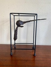 Bronzeskulptur Statue Die Nase